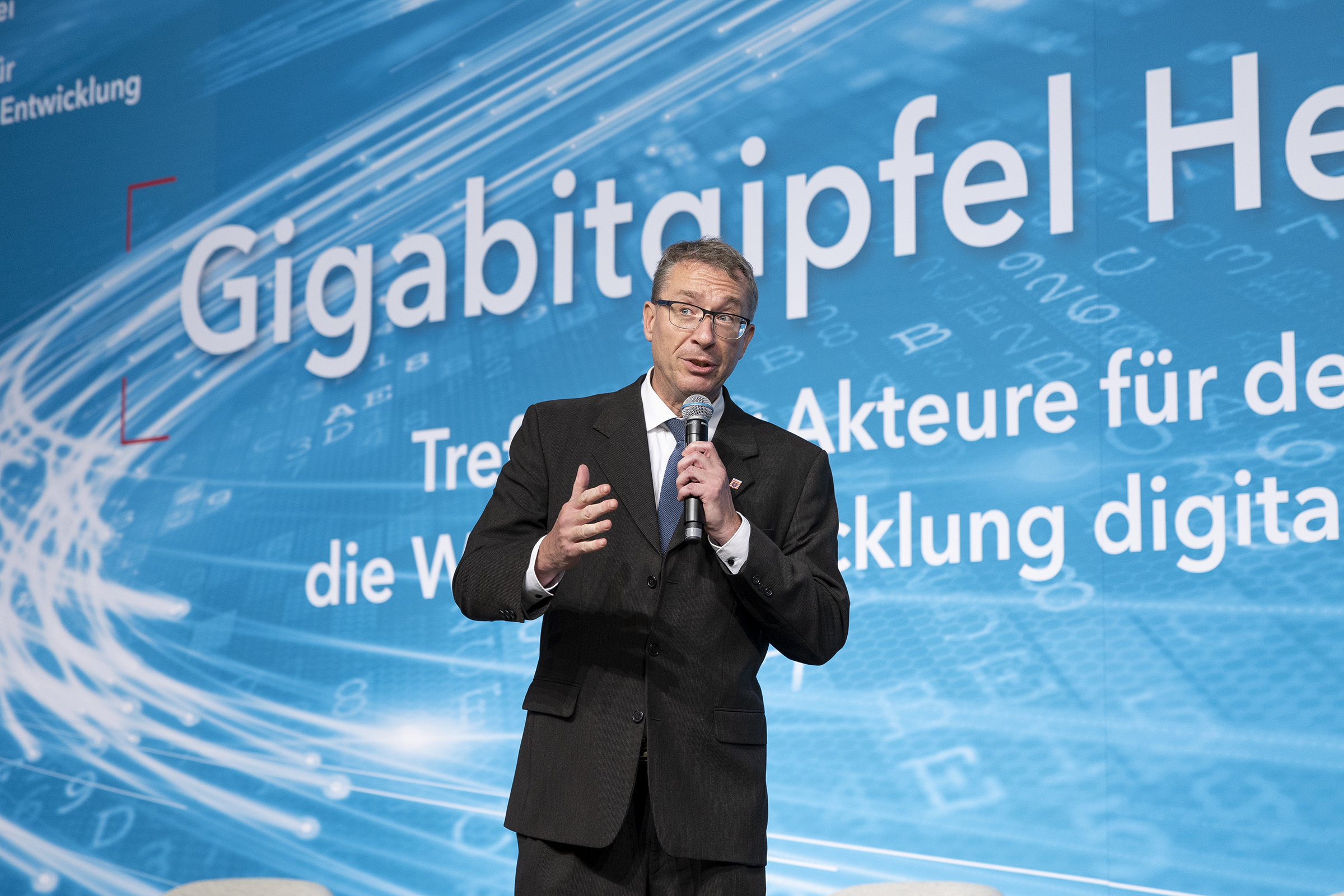 Wolfram Koch, Leiter des Breitbandbüros Hessen beim Gigabitgipfel Hessen 2021